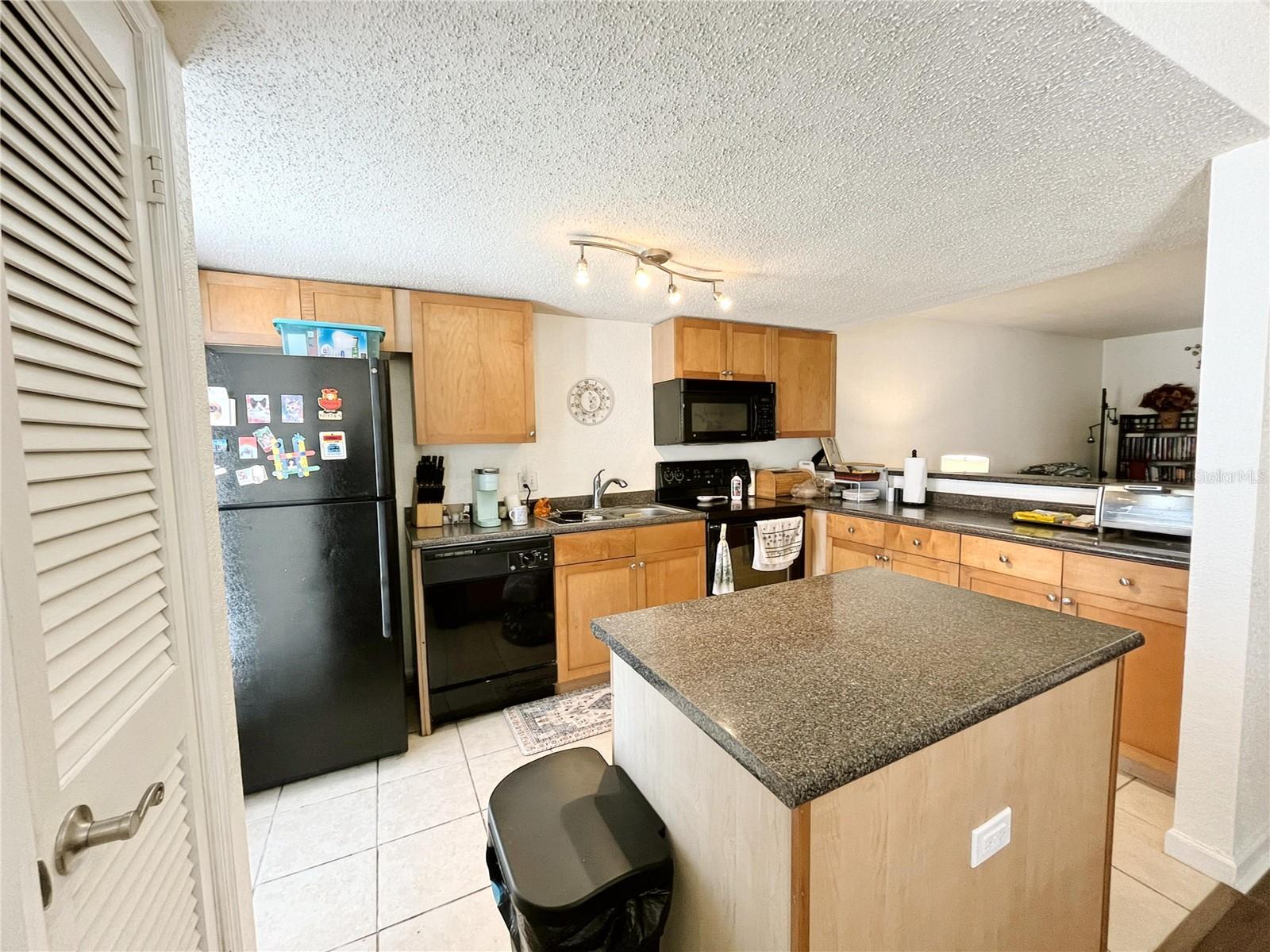 Image 7 of 32 For 1810 23rd Boulevard 219