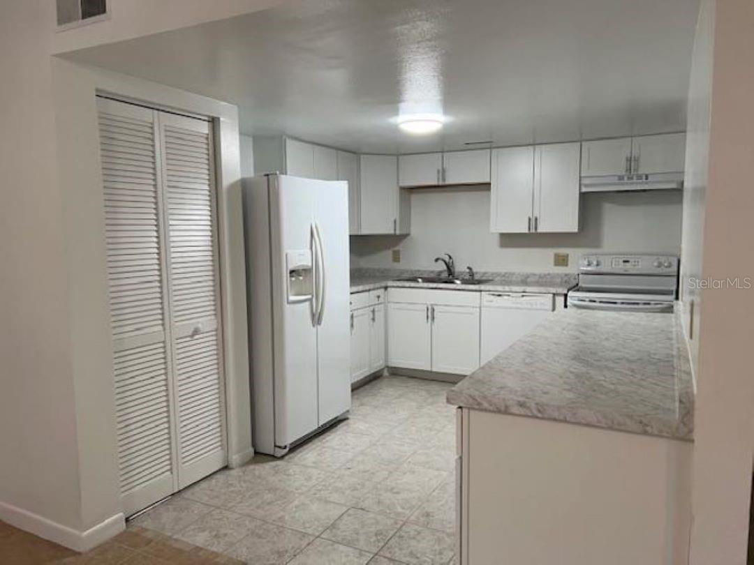 Image 2 of 20 For 3026 28th Circle