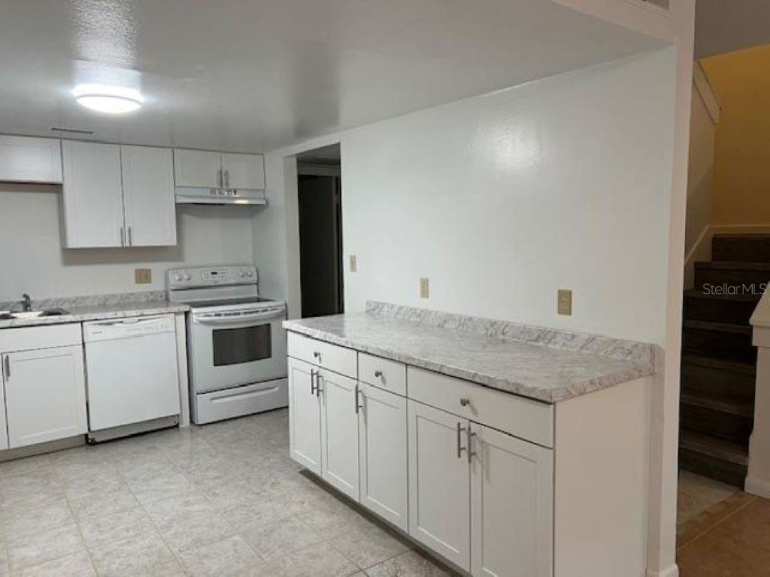 Image 3 of 20 For 3026 28th Circle