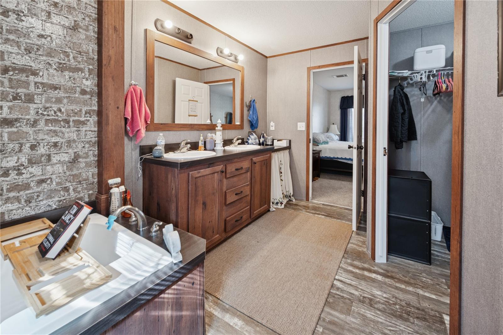 Image 22 of 33 For 11120 107th Terrace