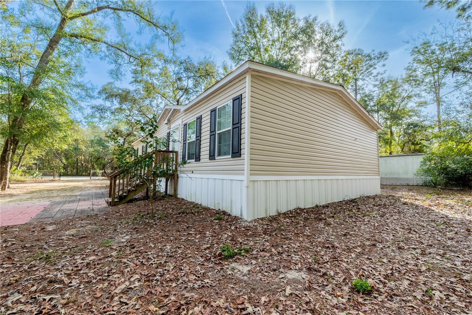 Image 4 of 33 For 11120 107th Terrace