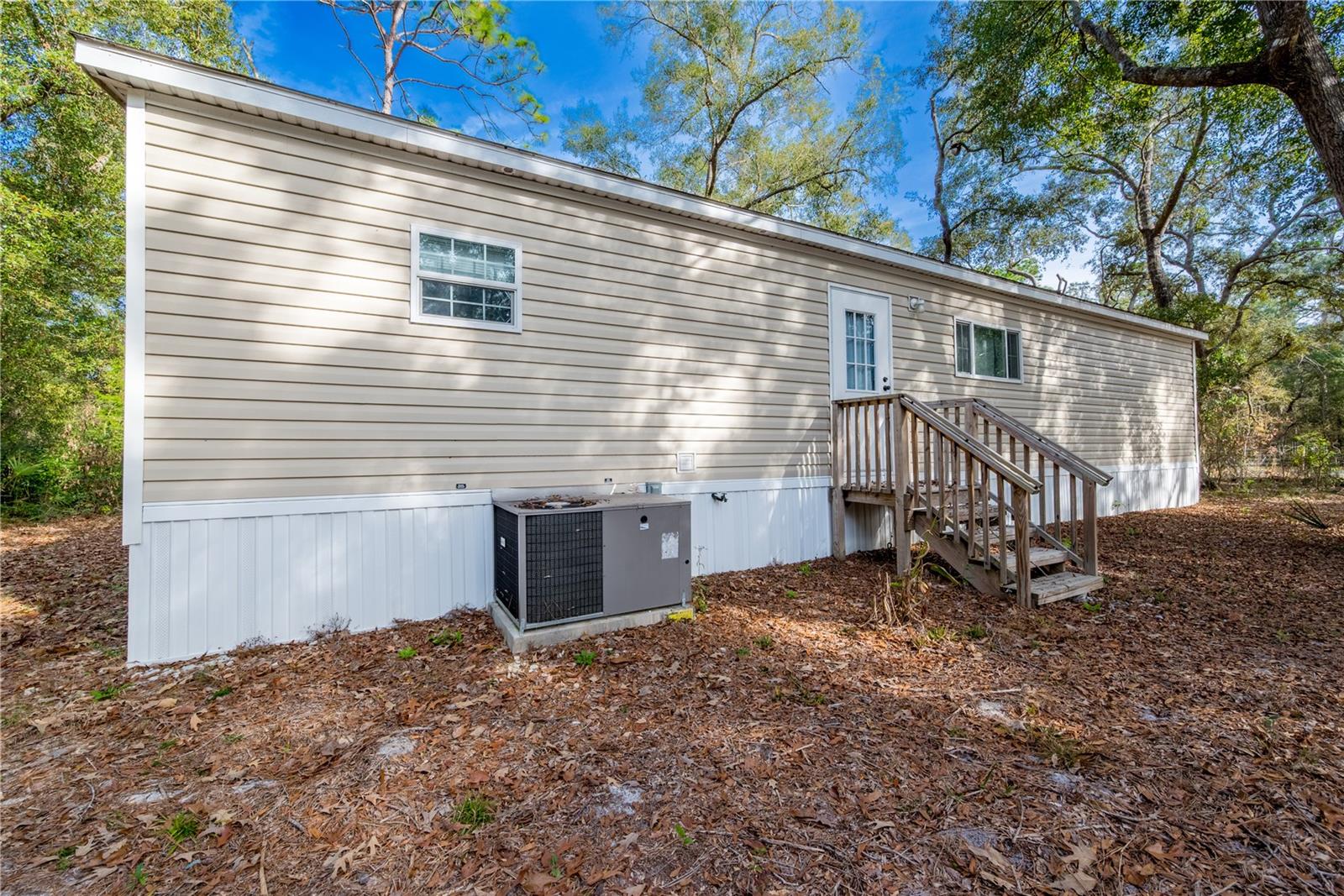 Image 6 of 33 For 11120 107th Terrace