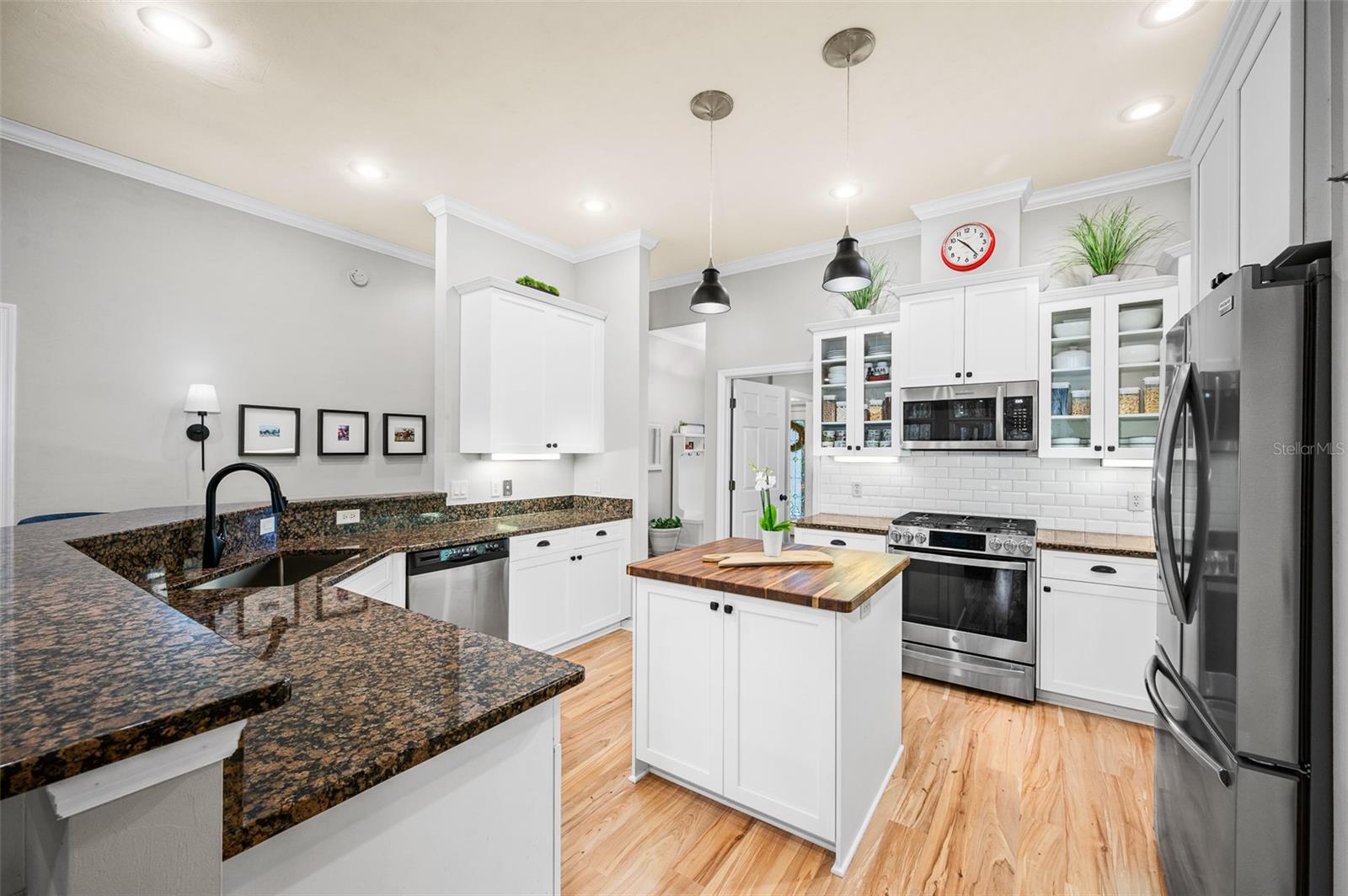 Image 12 of 37 For 6377 88th Terrace