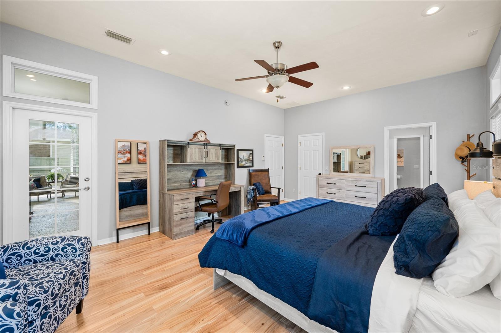 Image 18 of 37 For 6377 88th Terrace