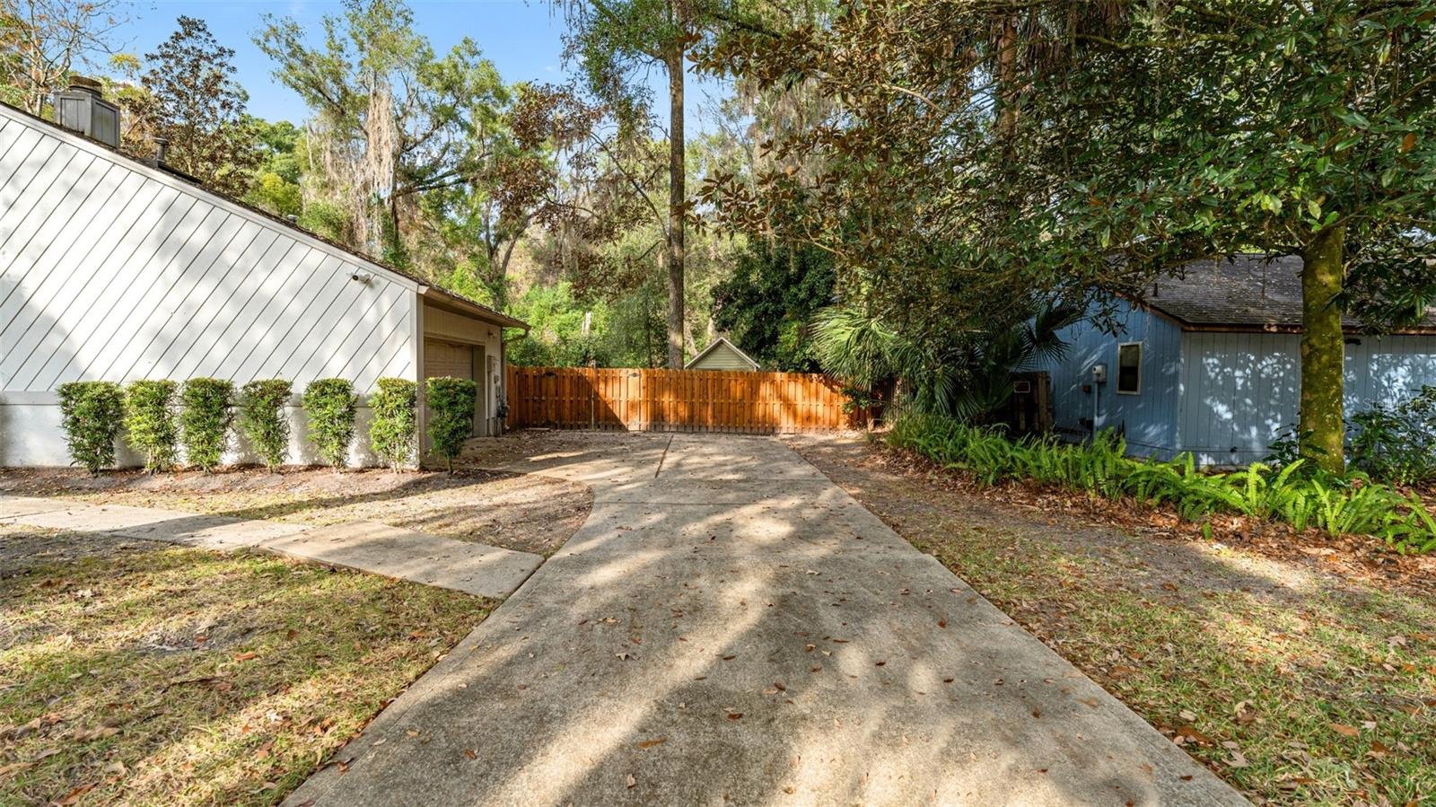 Image 6 of 40 For 302 77th Terrace