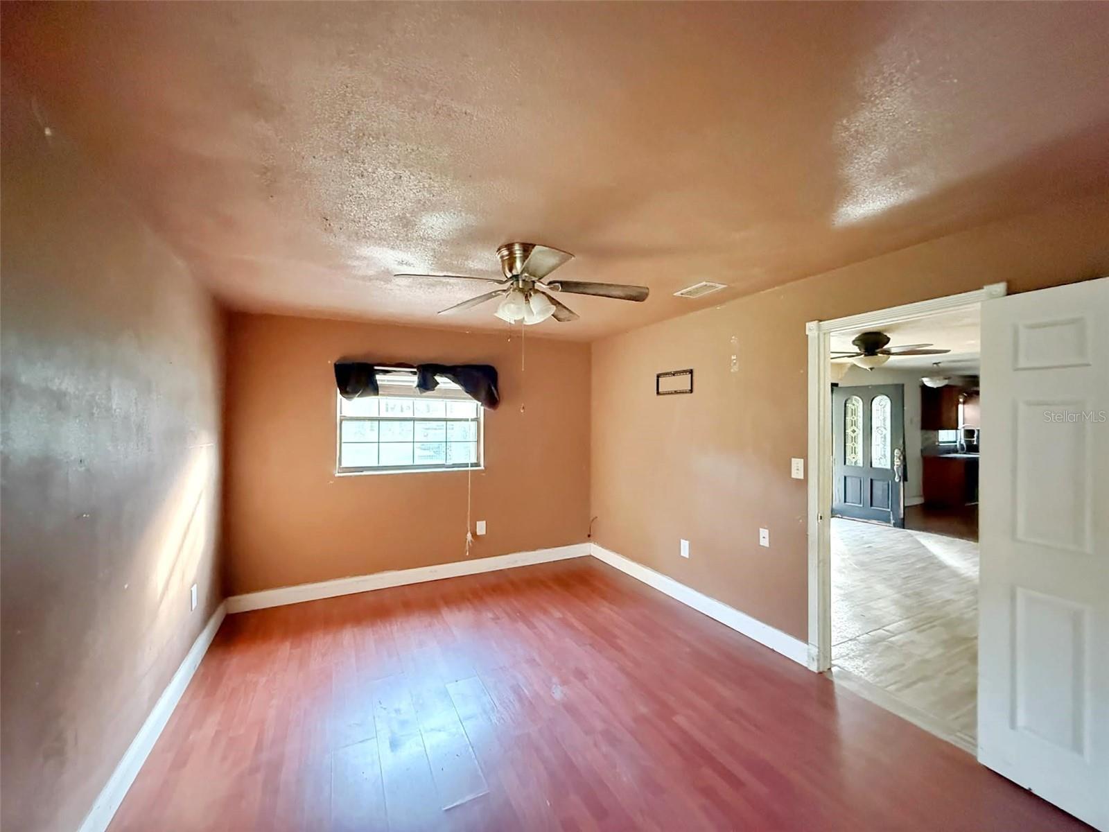 Image 5 of 14 For 825 3rd Avenue