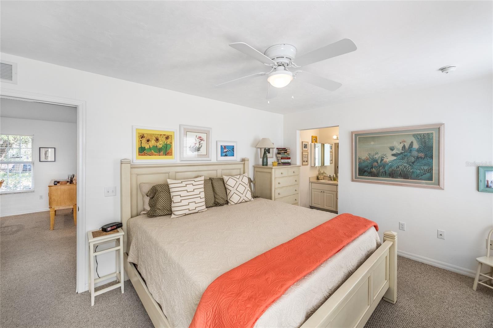 Image 18 of 48 For 719 Town Court