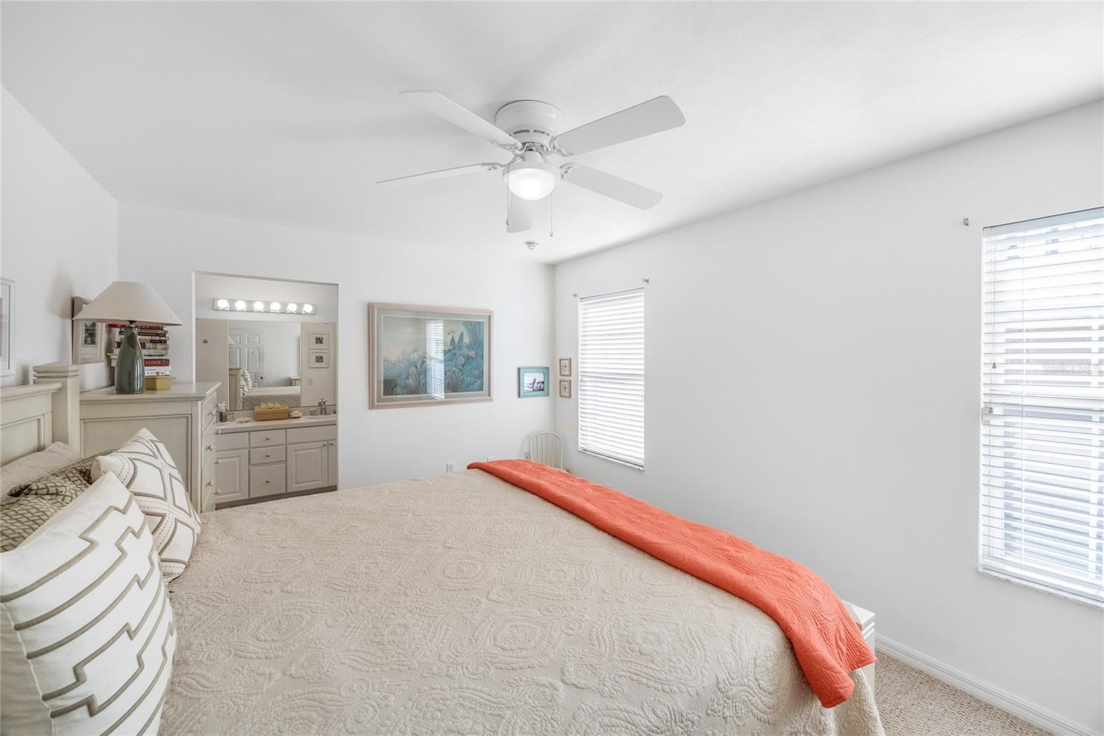 Image 19 of 48 For 719 Town Court