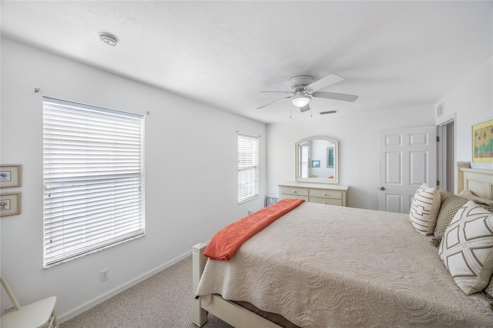 Image 21 of 48 For 719 Town Court