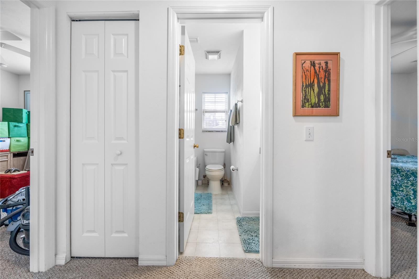 Image 25 of 48 For 719 Town Court