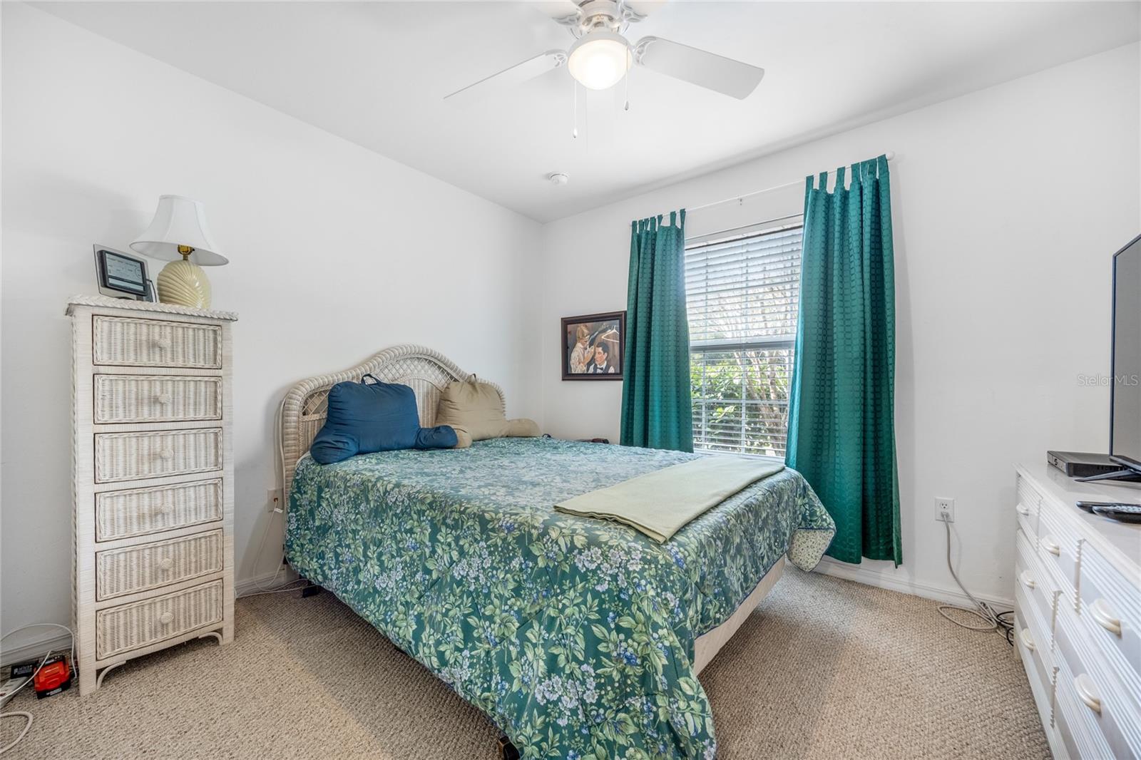 Image 26 of 48 For 719 Town Court