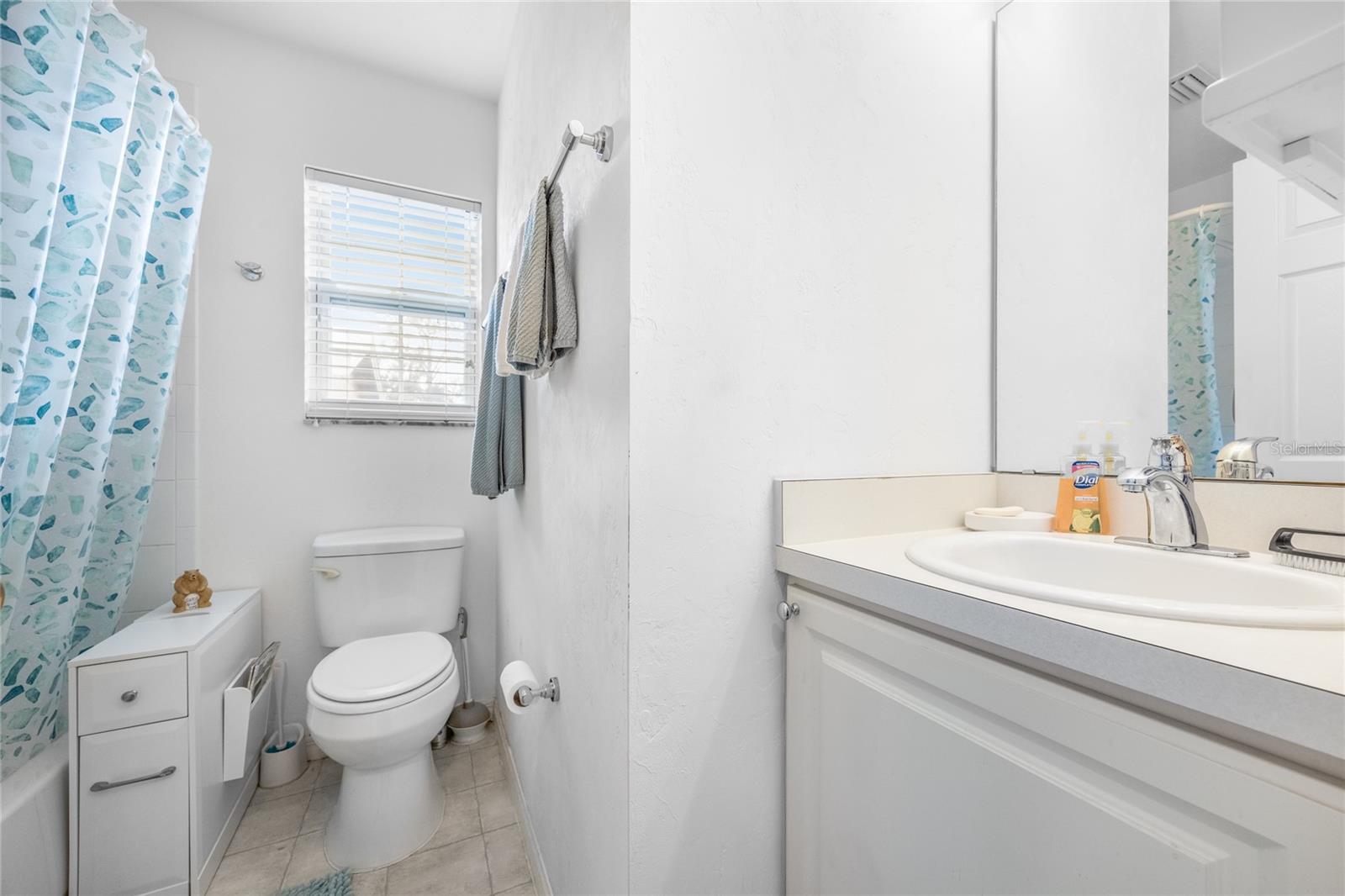 Image 29 of 48 For 719 Town Court