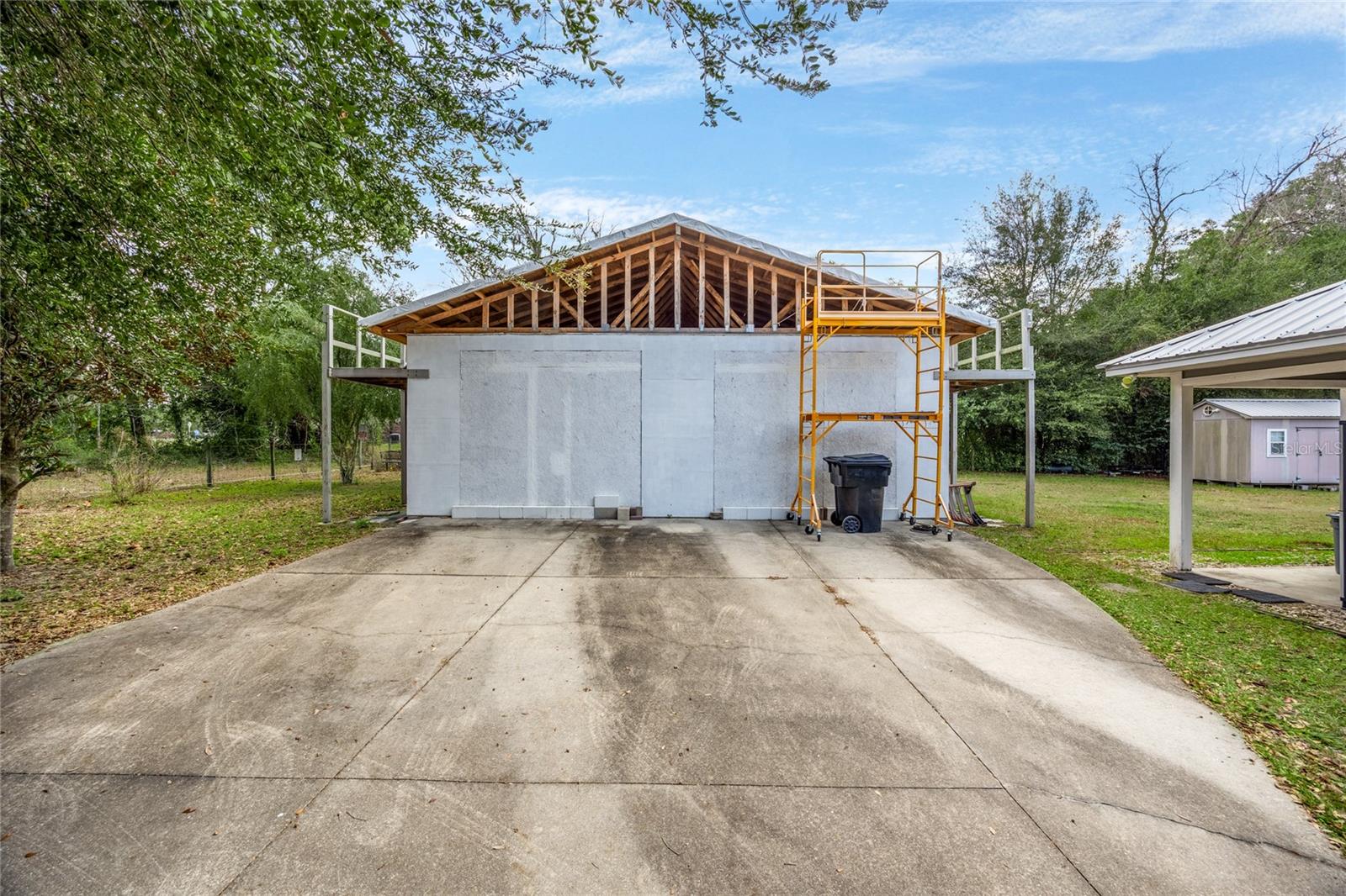 Image 39 of 48 For 719 Town Court