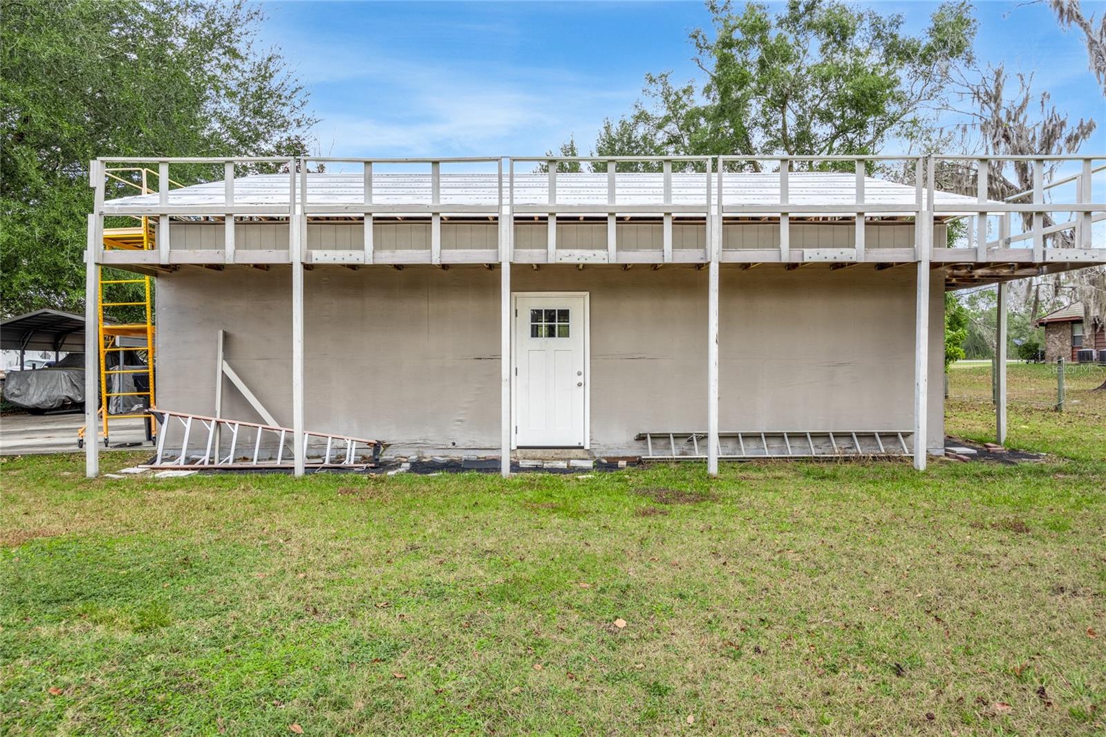 Image 40 of 48 For 719 Town Court