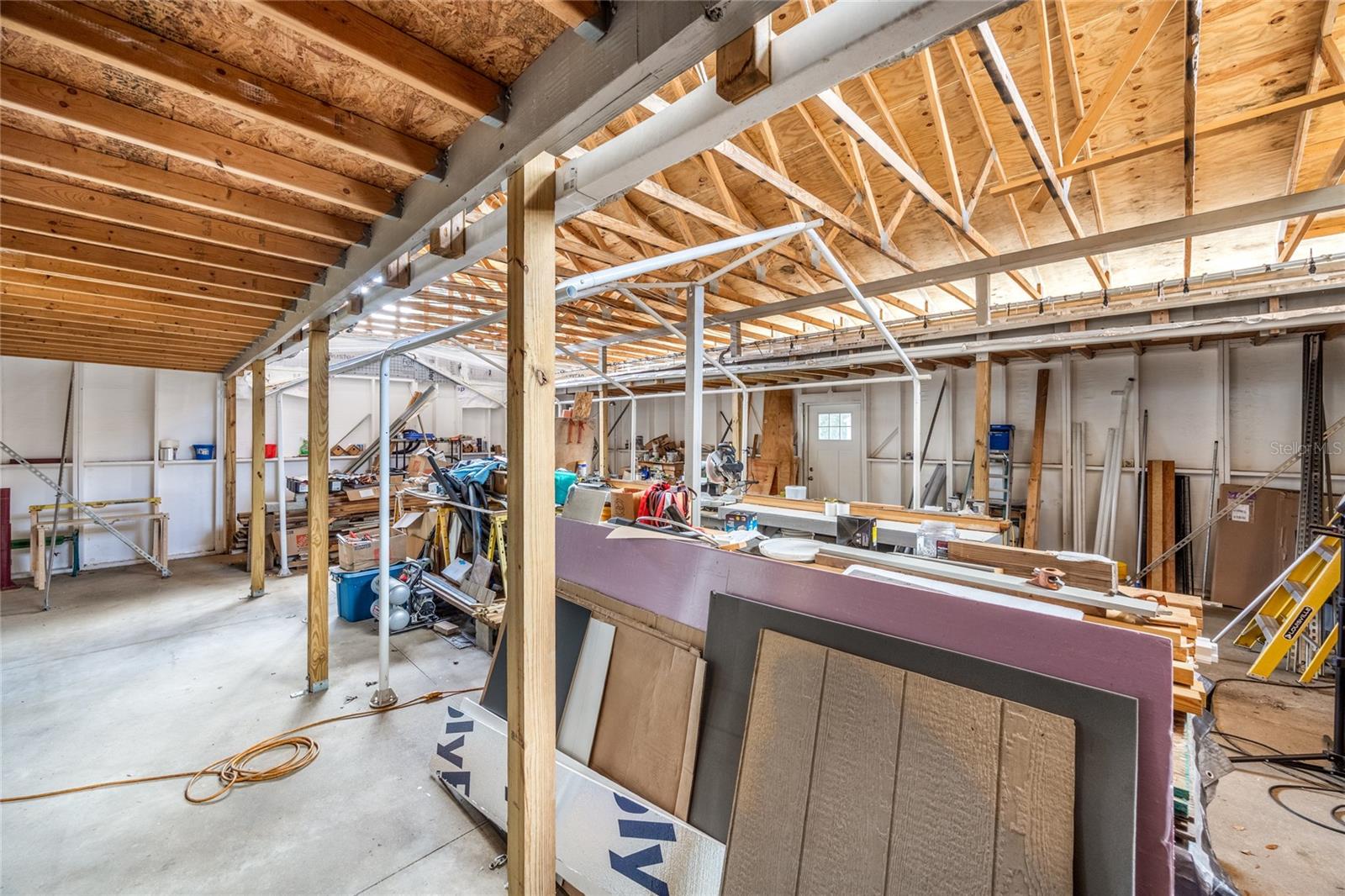 Image 42 of 48 For 719 Town Court