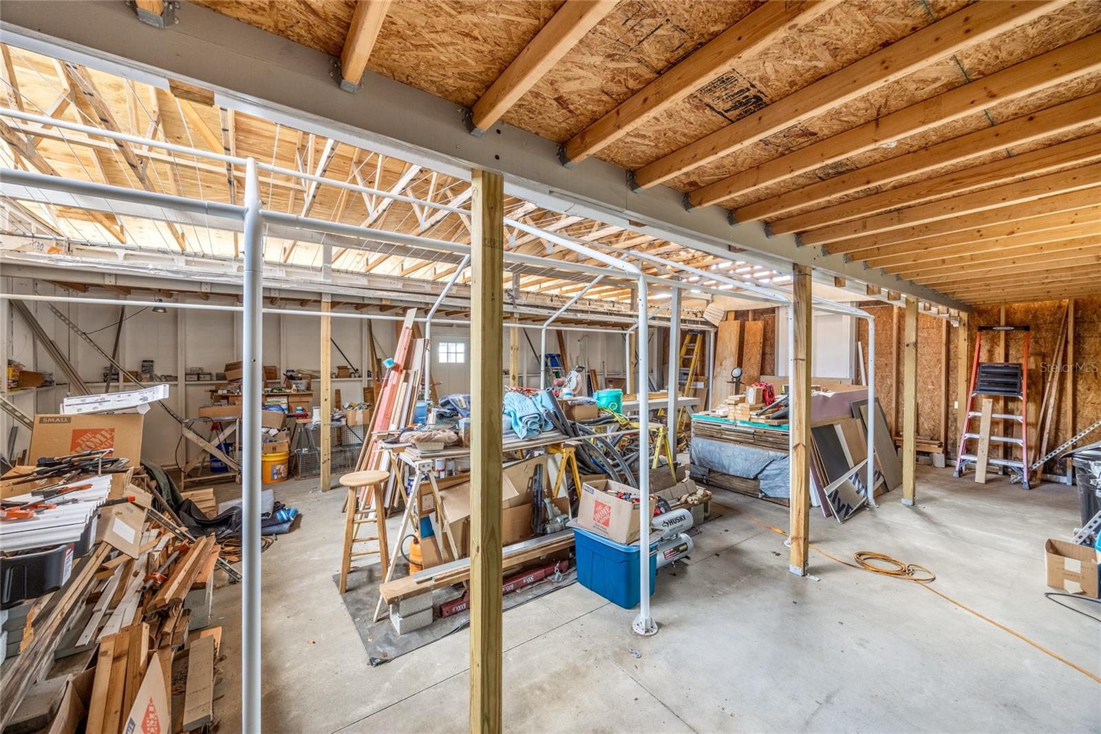 Image 43 of 48 For 719 Town Court