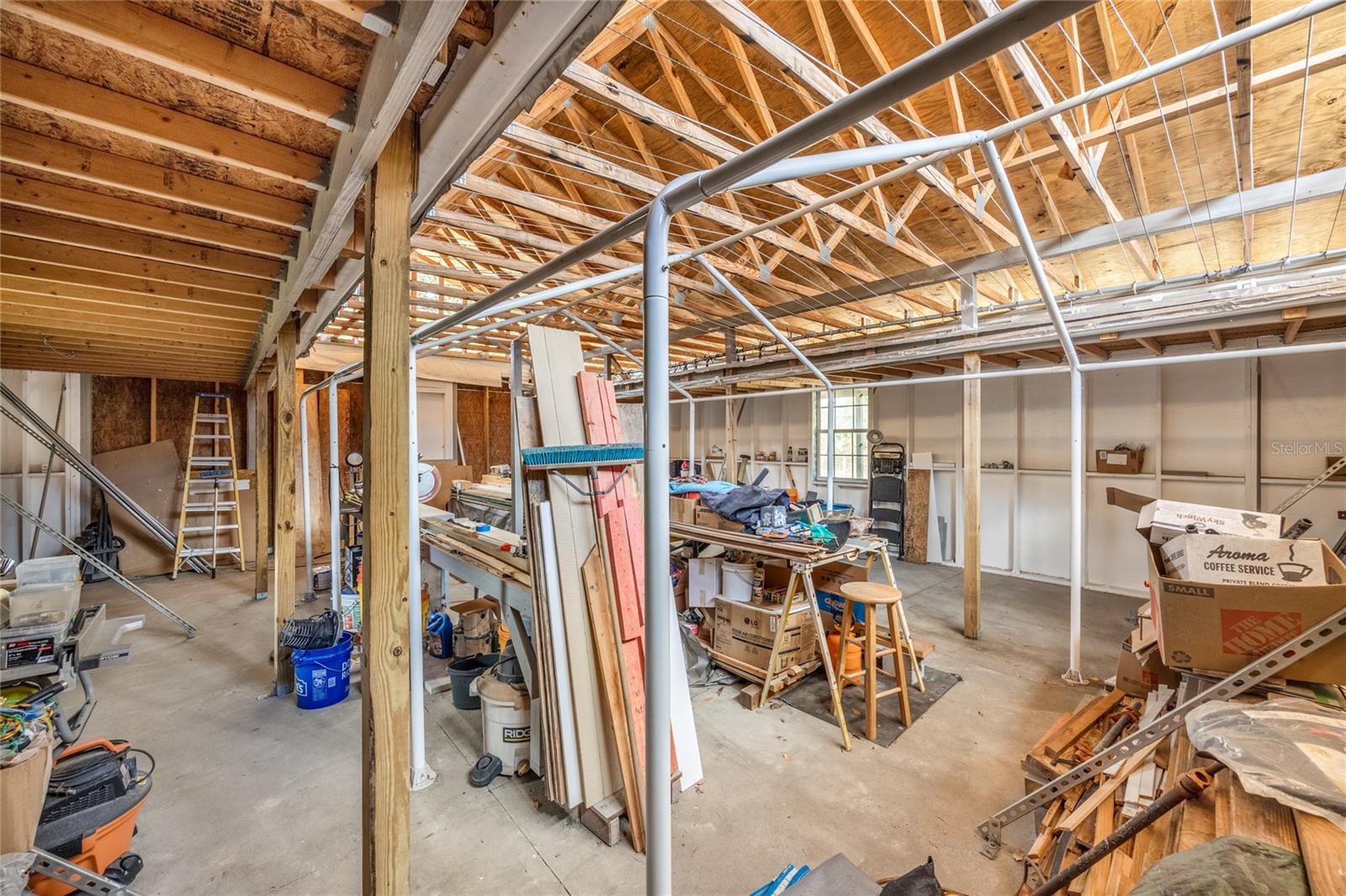 Image 44 of 48 For 719 Town Court