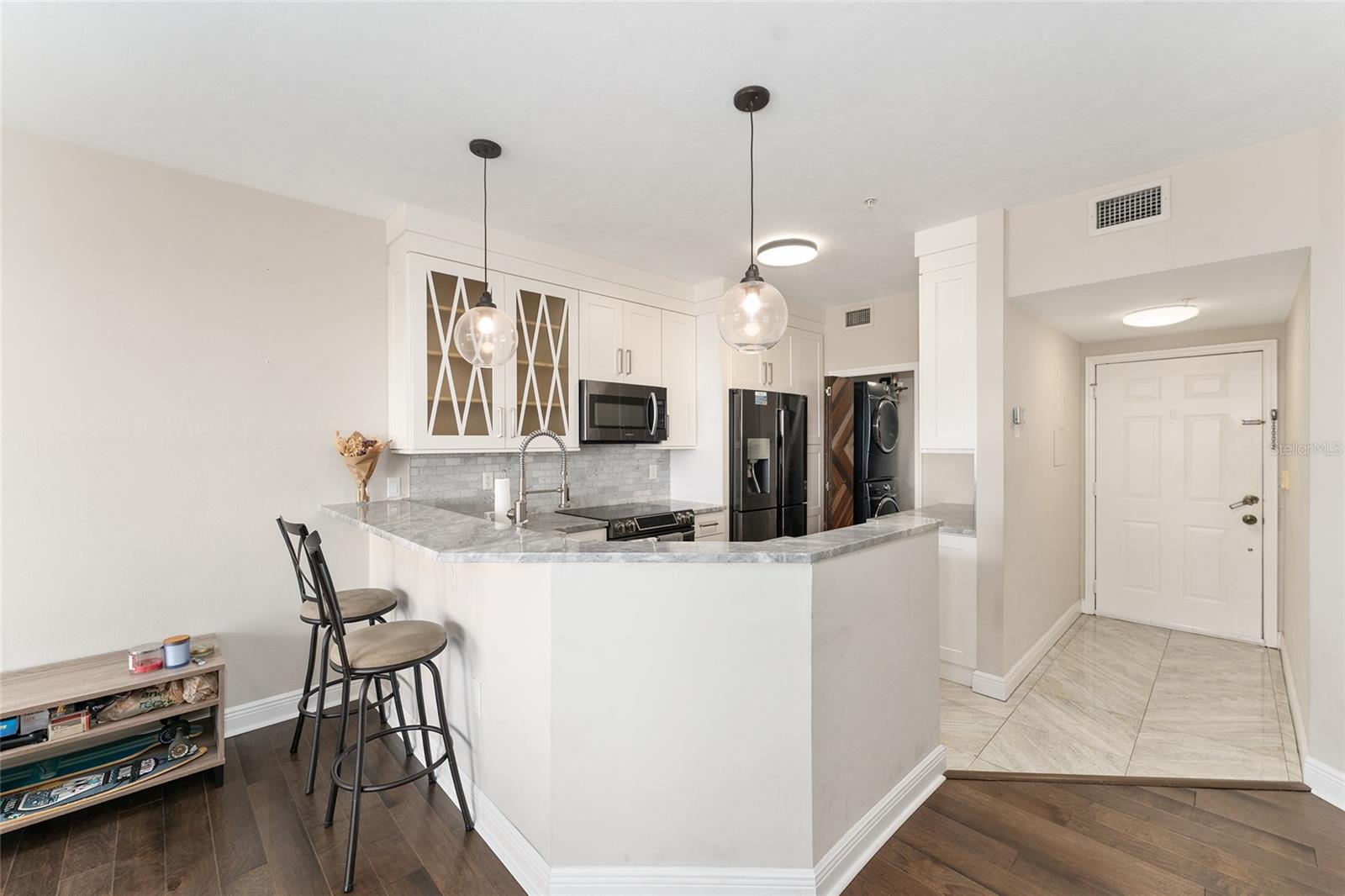 Image 21 of 59 For 201 2nd Avenue 418