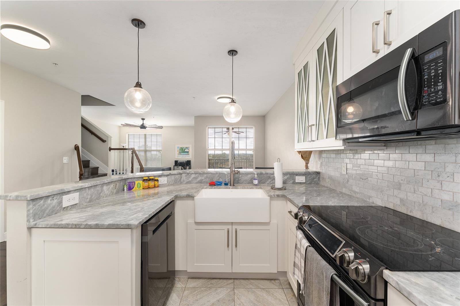 Image 22 of 59 For 201 2nd Avenue 418