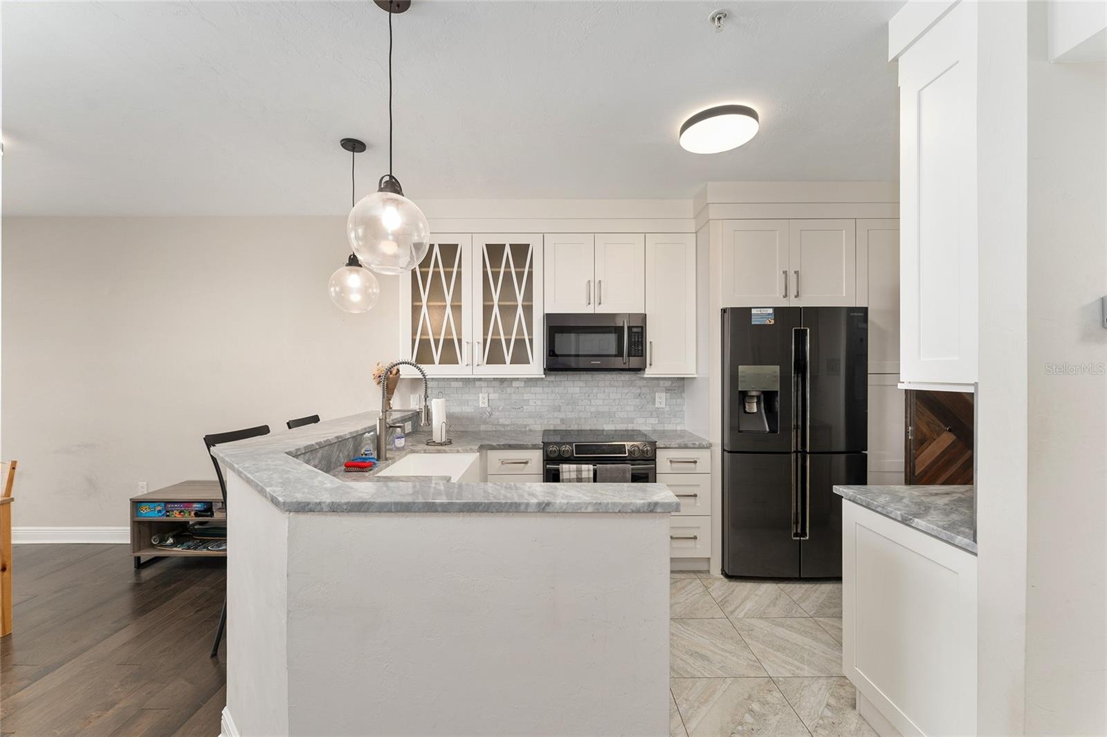 Image 23 of 59 For 201 2nd Avenue 418