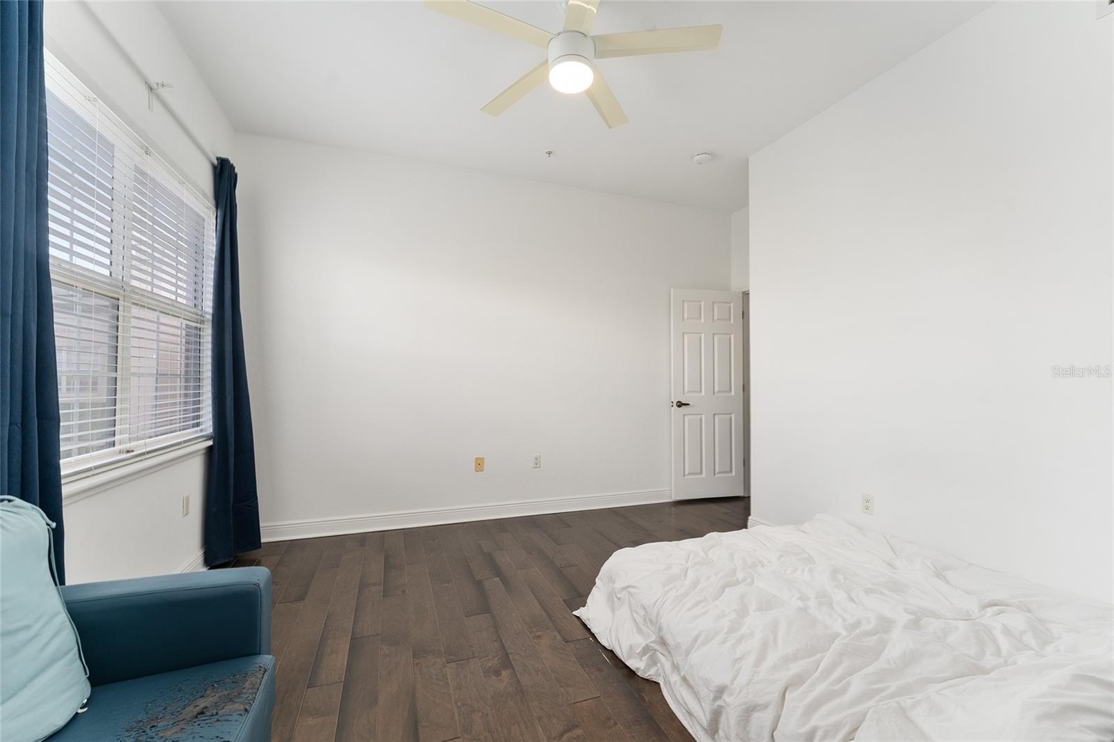 Image 38 of 59 For 201 2nd Avenue 418