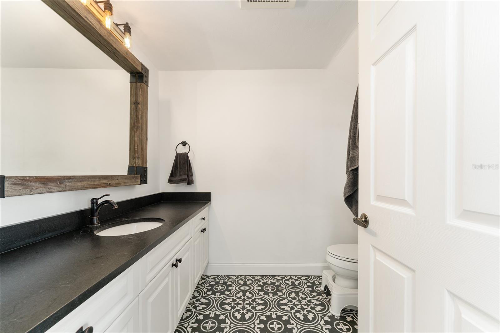 Image 44 of 59 For 201 2nd Avenue 418