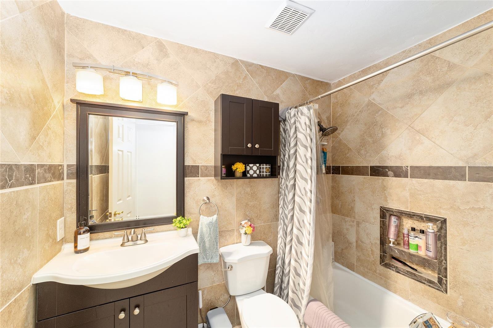 Image 22 of 37 For 5417 33rd Street