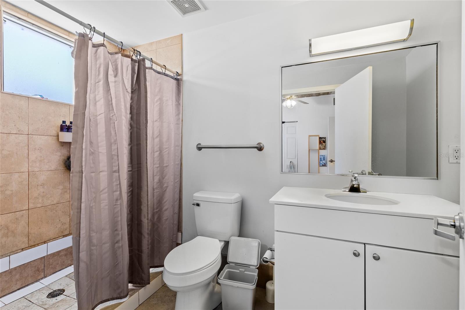 Image 16 of 22 For 2515 35th Place 203