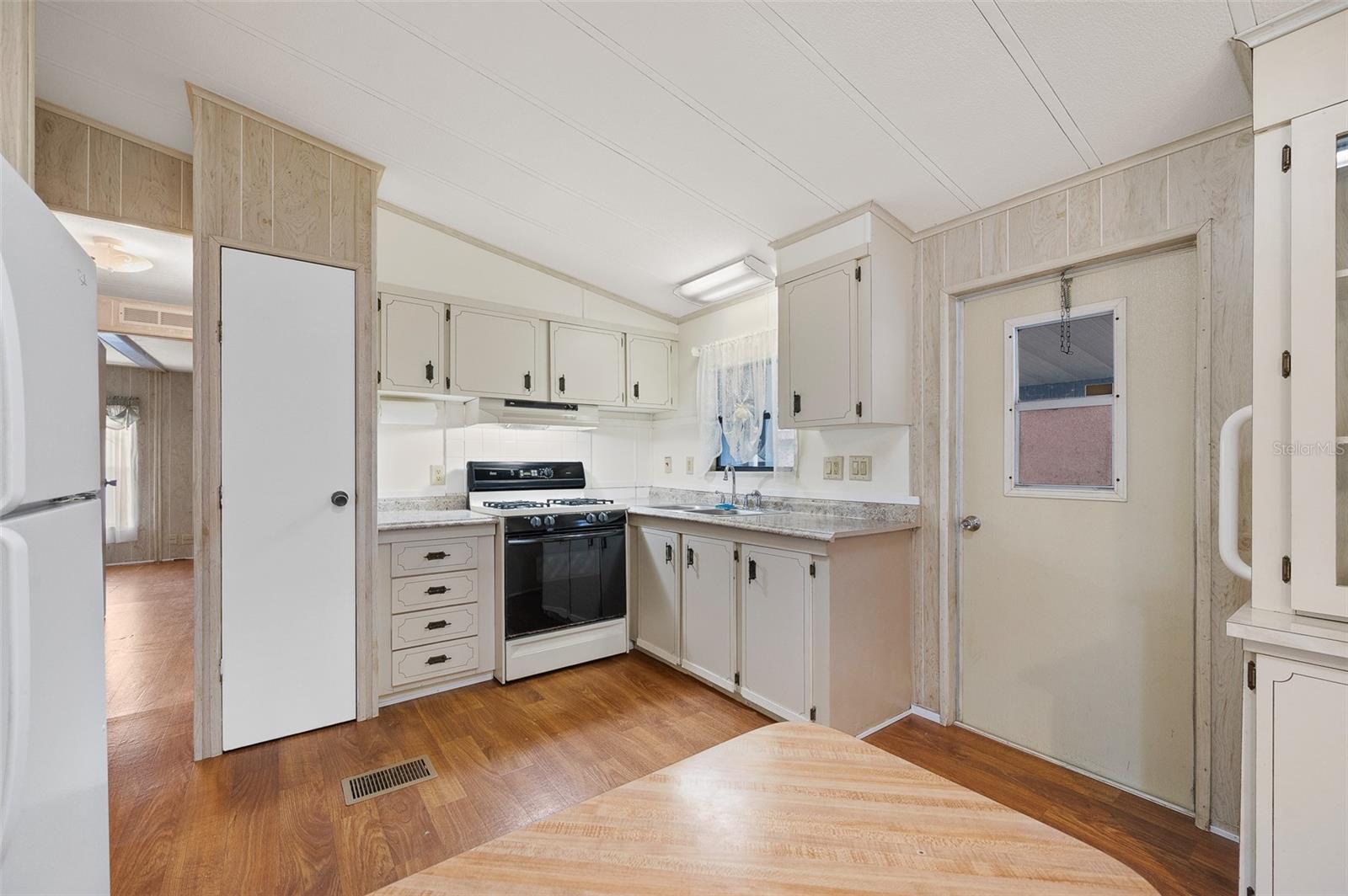 Image 12 of 23 For 8684 41st Terrace