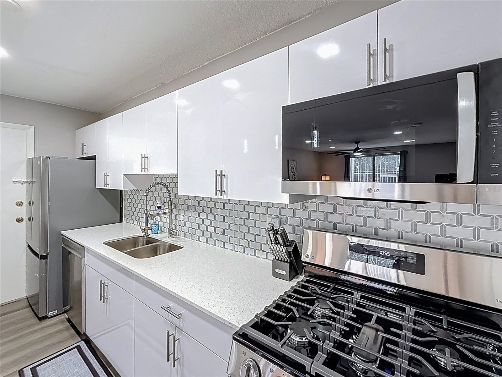 Image 12 of 28 For 1700 16th Court J21