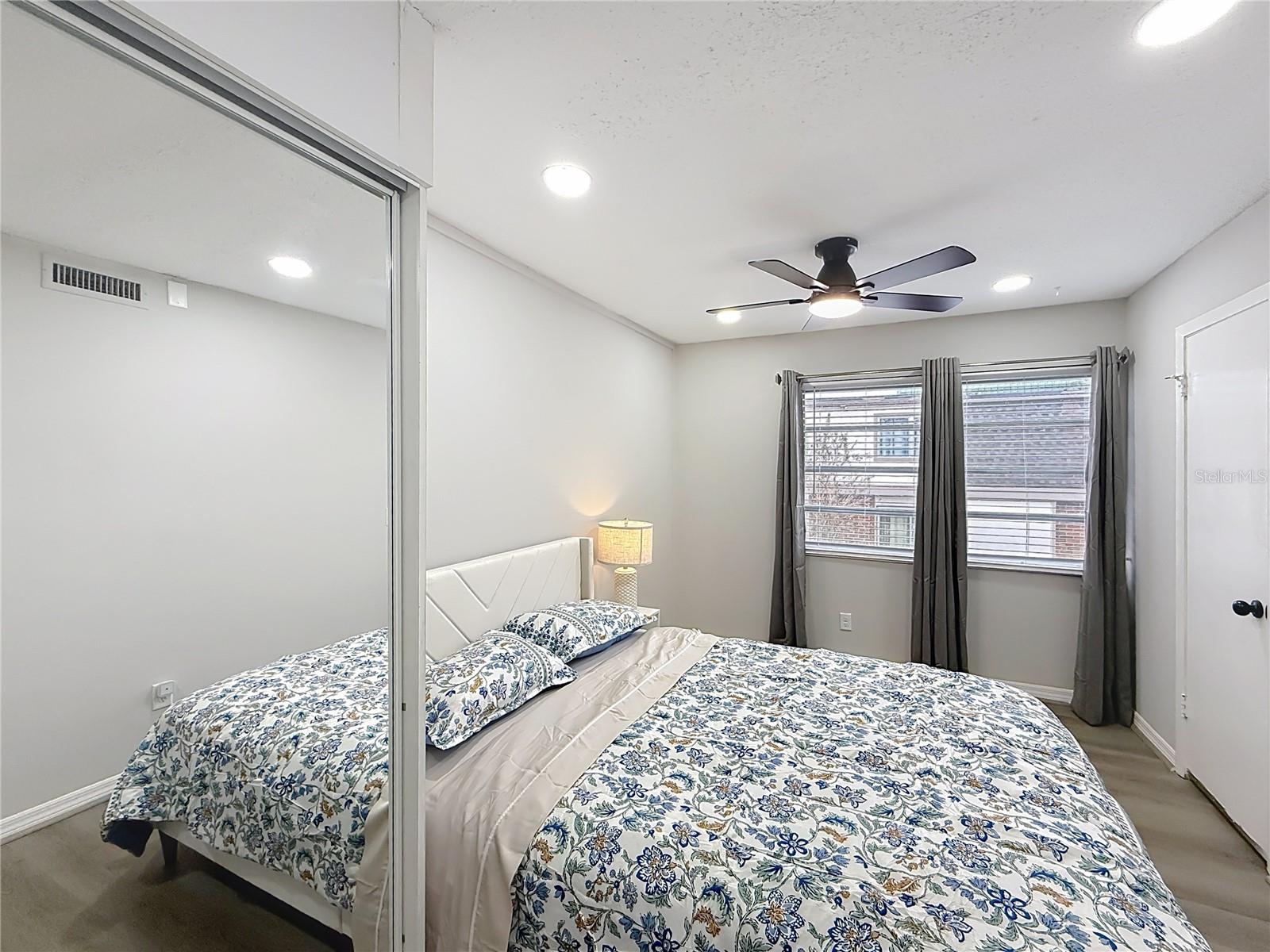 Image 16 of 28 For 1700 16th Court J21