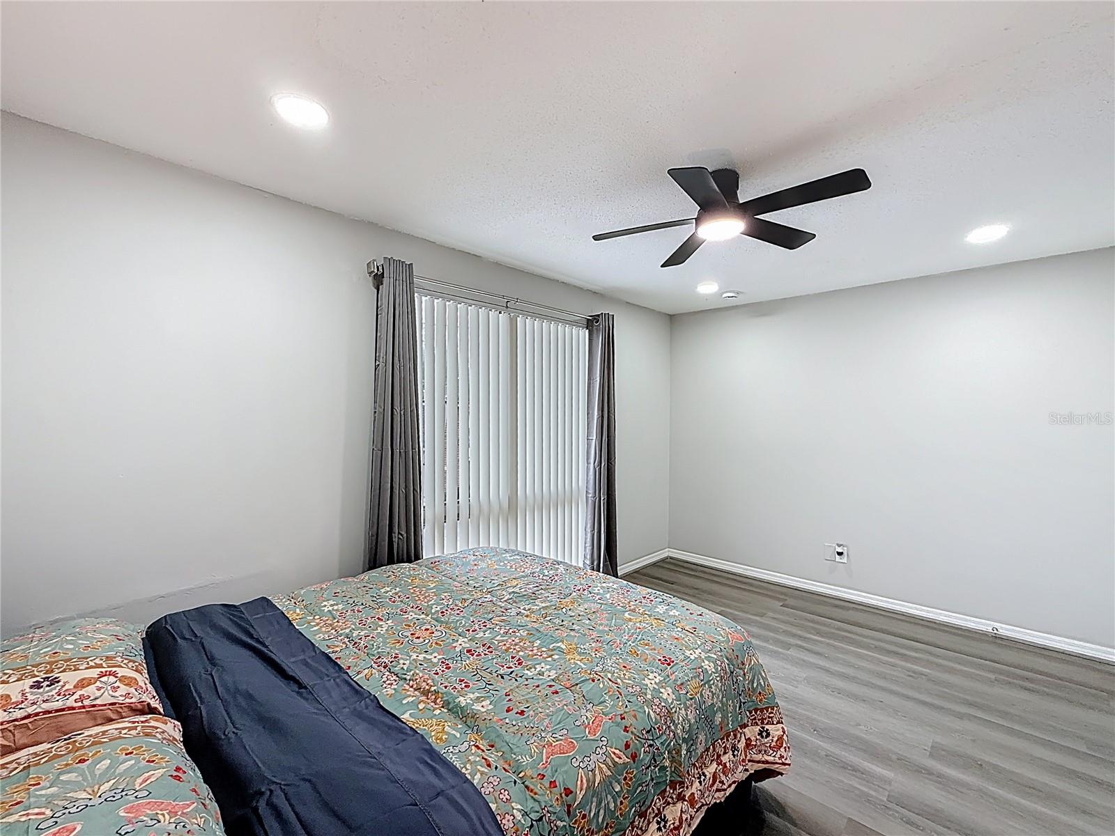 Image 19 of 28 For 1700 16th Court J21