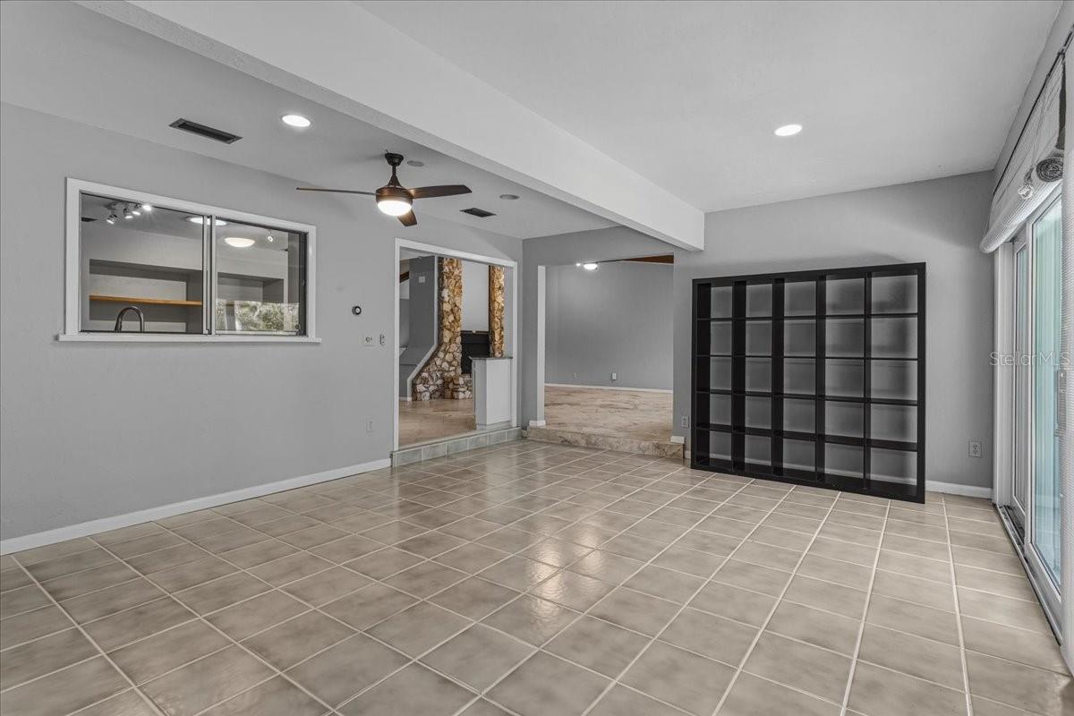 Image 11 of 33 For 1707 51st Terrace