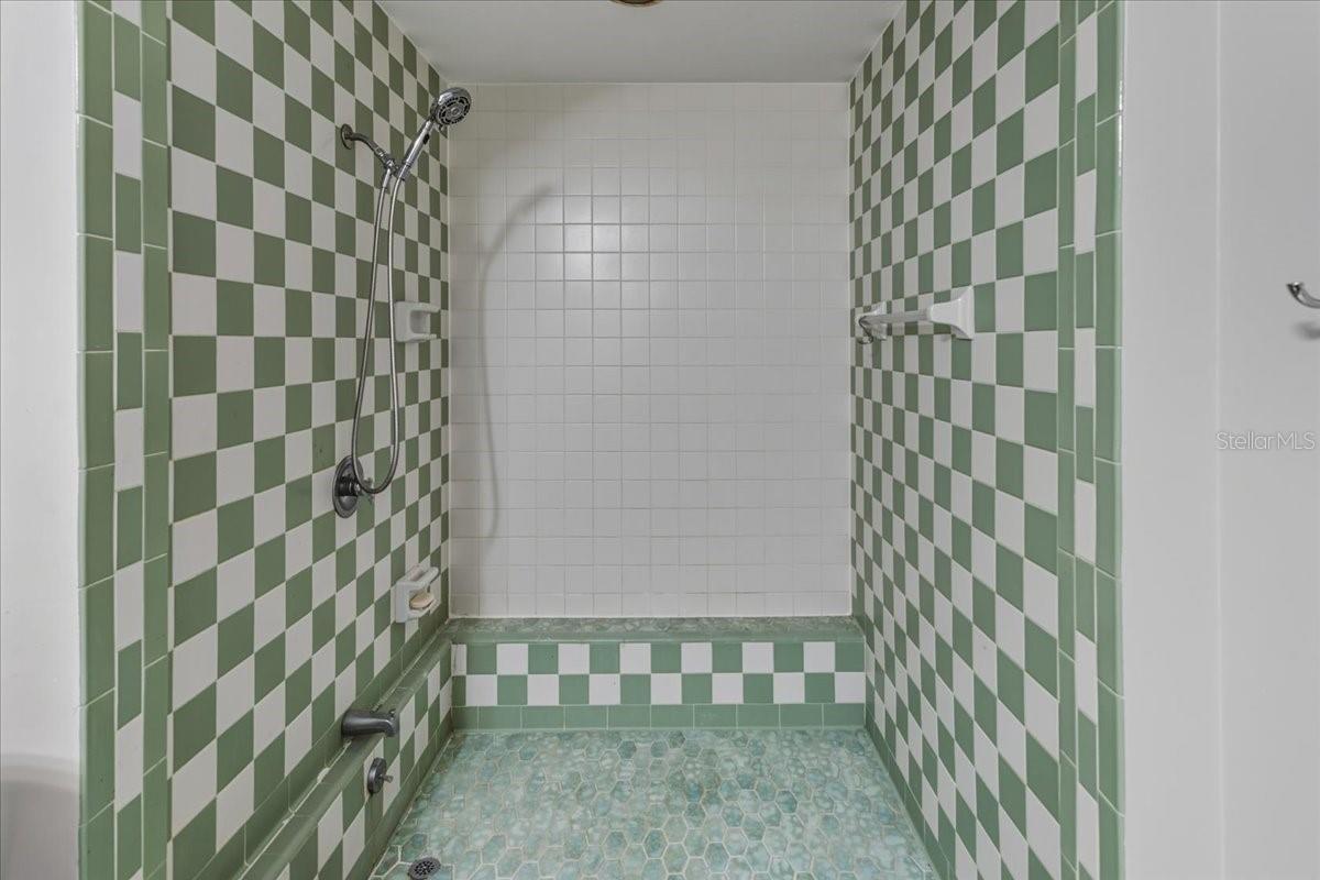 Image 19 of 33 For 1707 51st Terrace