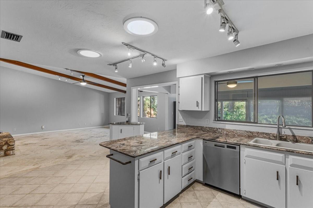 Image 9 of 33 For 1707 51st Terrace