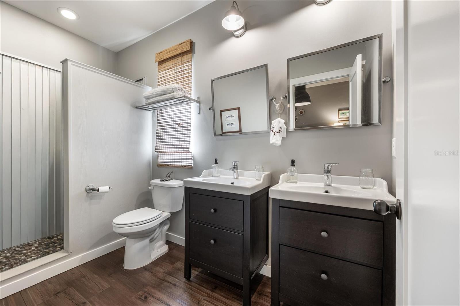 Image 18 of 48 For 1412 Baden Powell Road