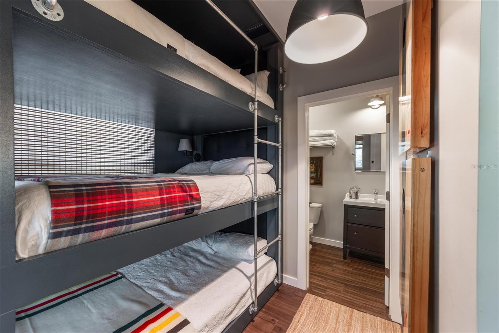 Image 23 of 48 For 1412 Baden Powell Road