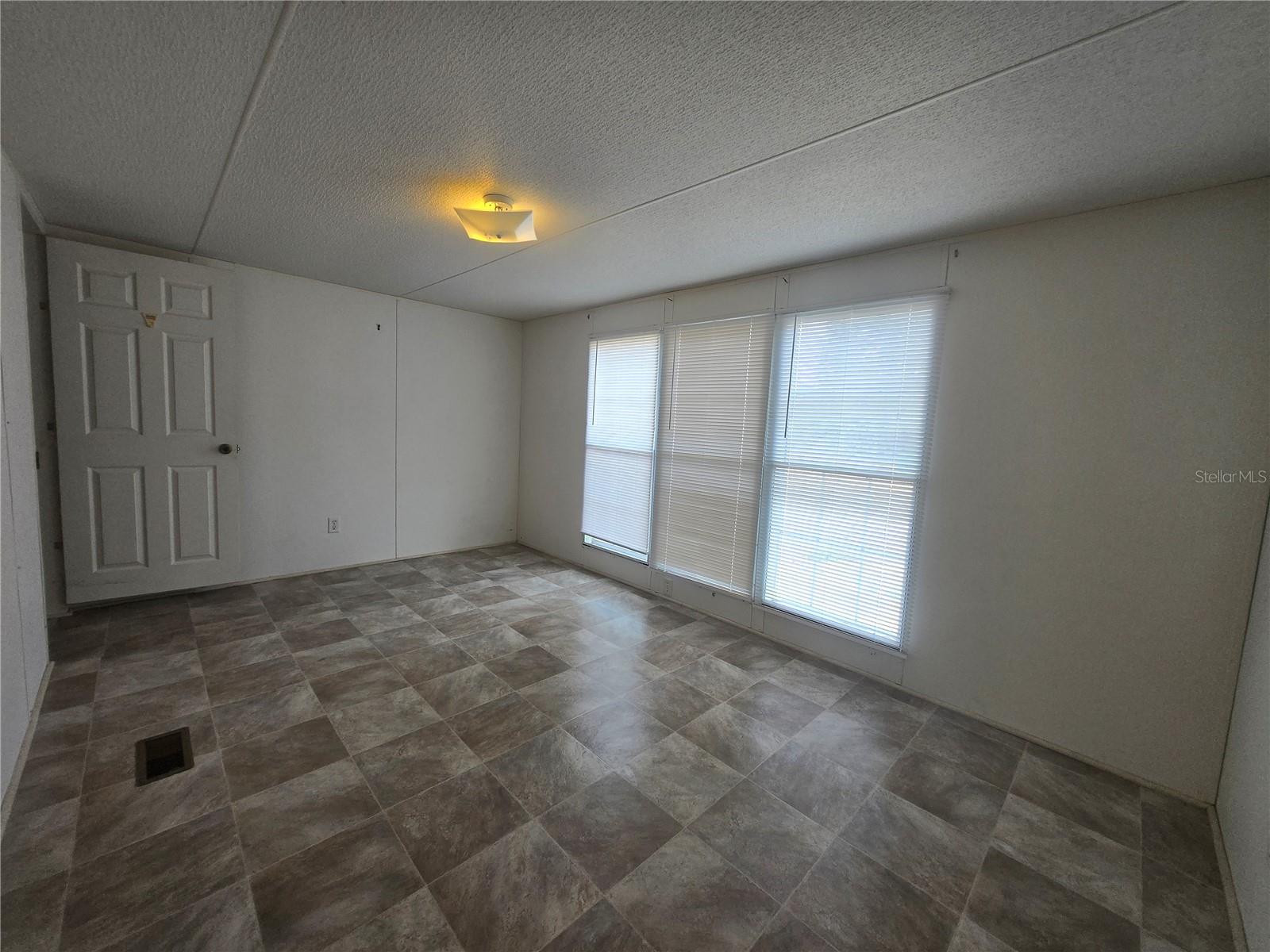 Image 11 of 29 For 6343 Beloit Avenue