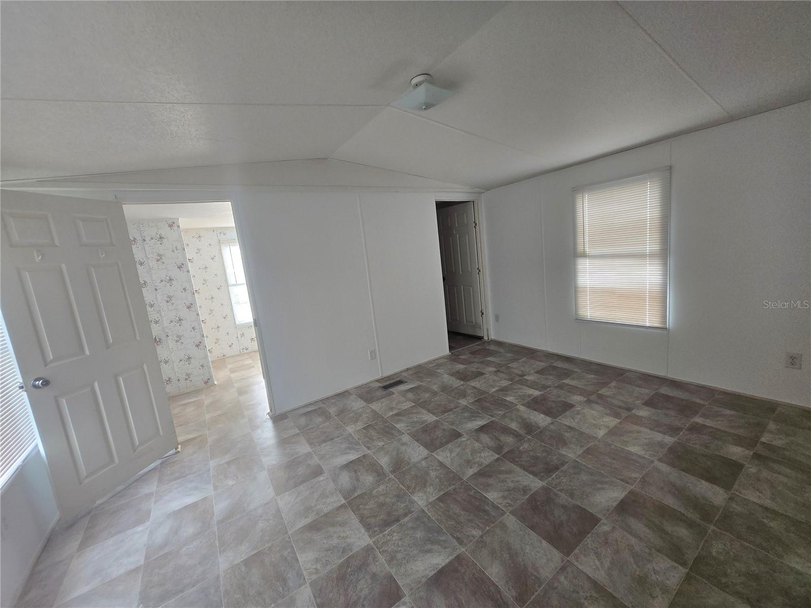 Image 17 of 29 For 6343 Beloit Avenue