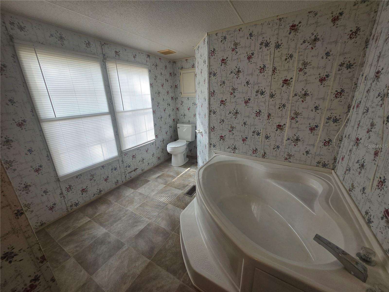 Image 19 of 29 For 6343 Beloit Avenue