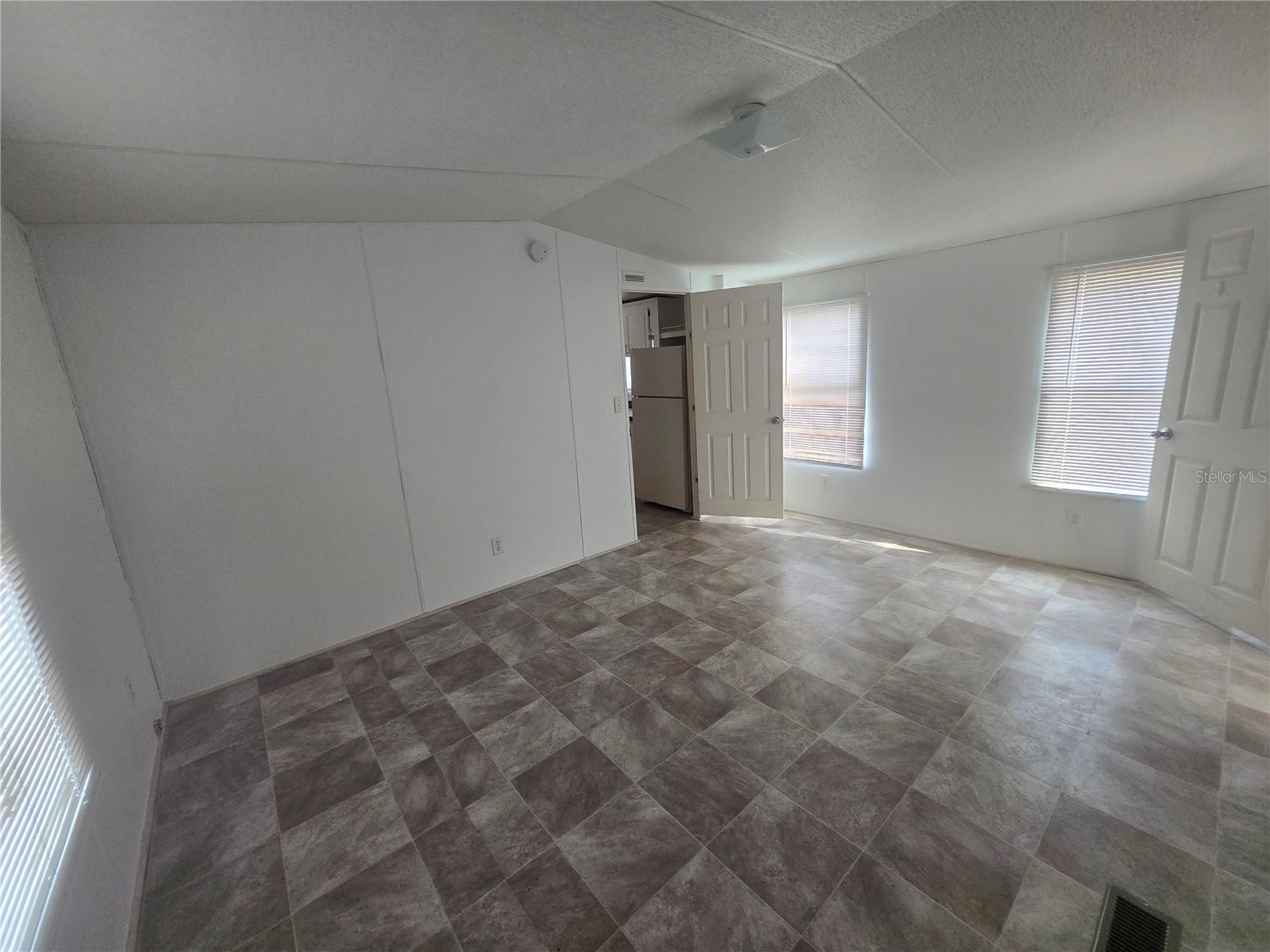 Image 26 of 29 For 6343 Beloit Avenue