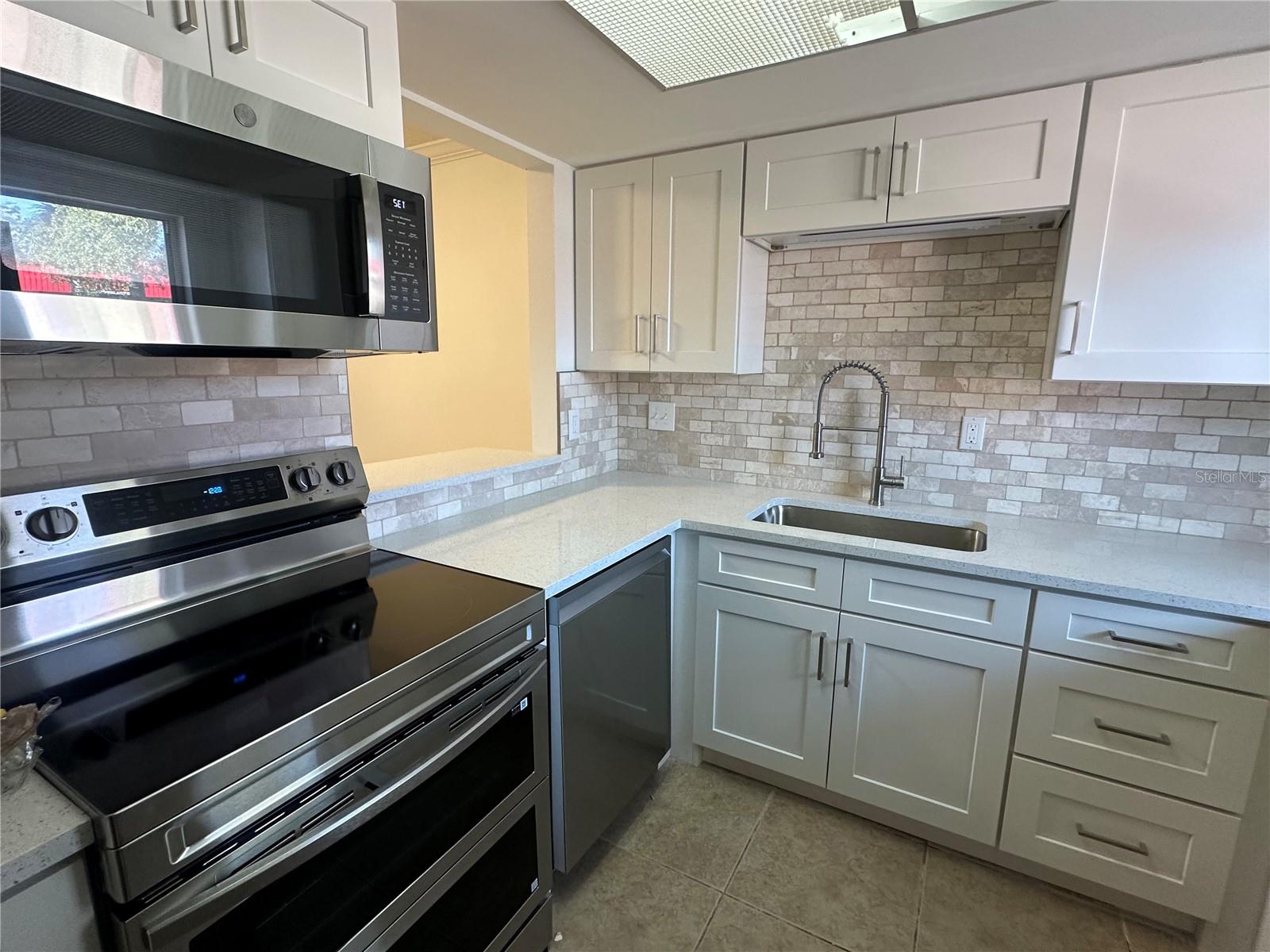 Image 4 of 28 For 4805 Alt 19 217