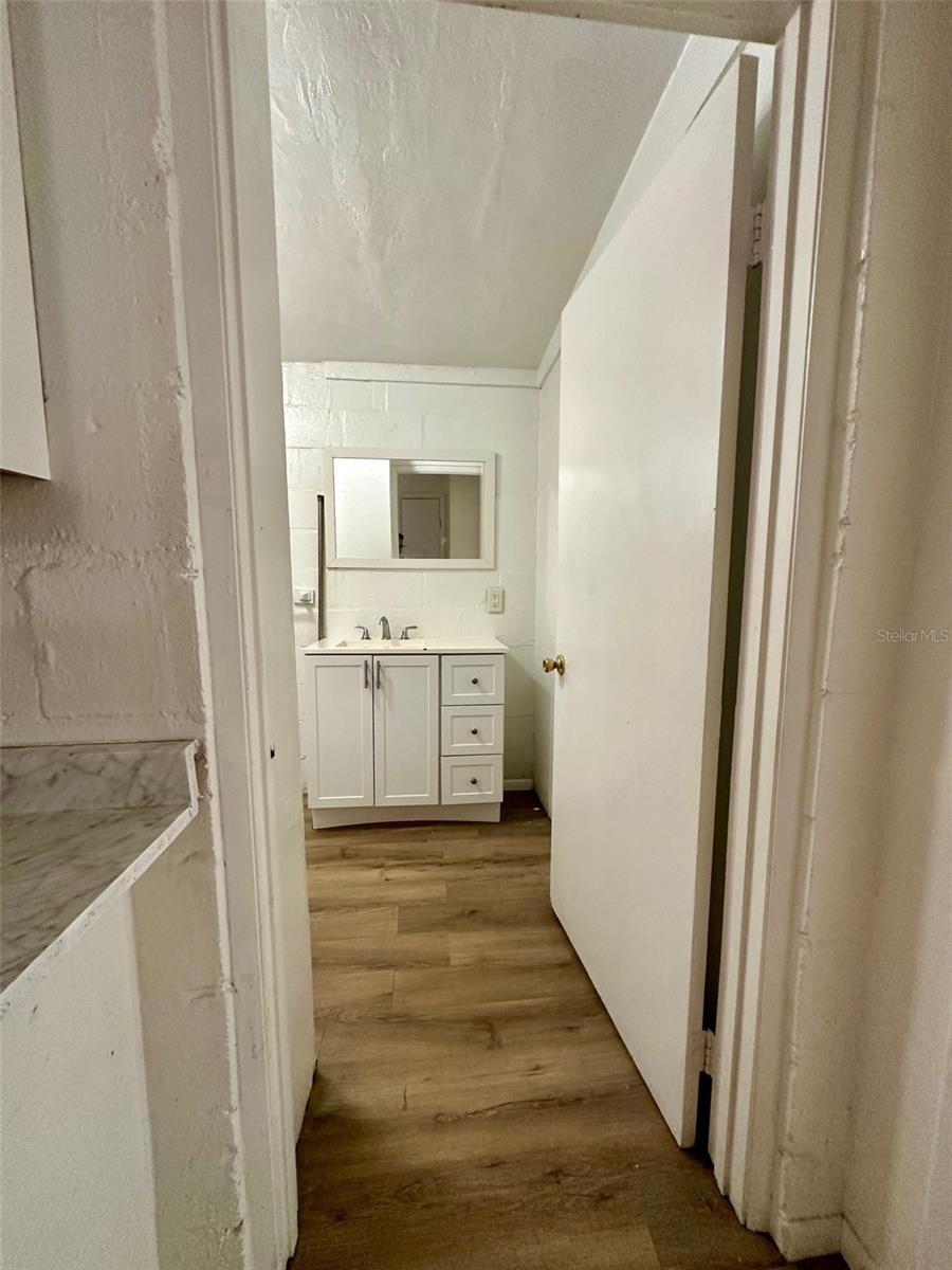 Image 11 of 25 For 647 Waldo Road