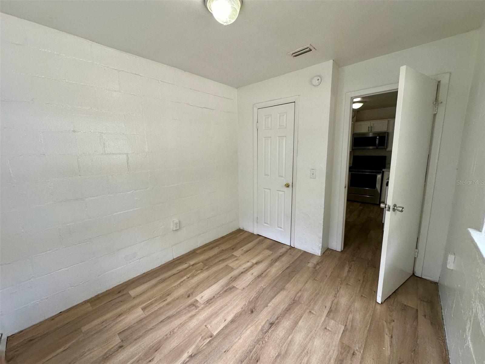 Image 15 of 25 For 647 Waldo Road