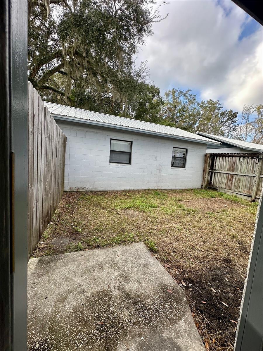 Image 20 of 25 For 647 Waldo Road