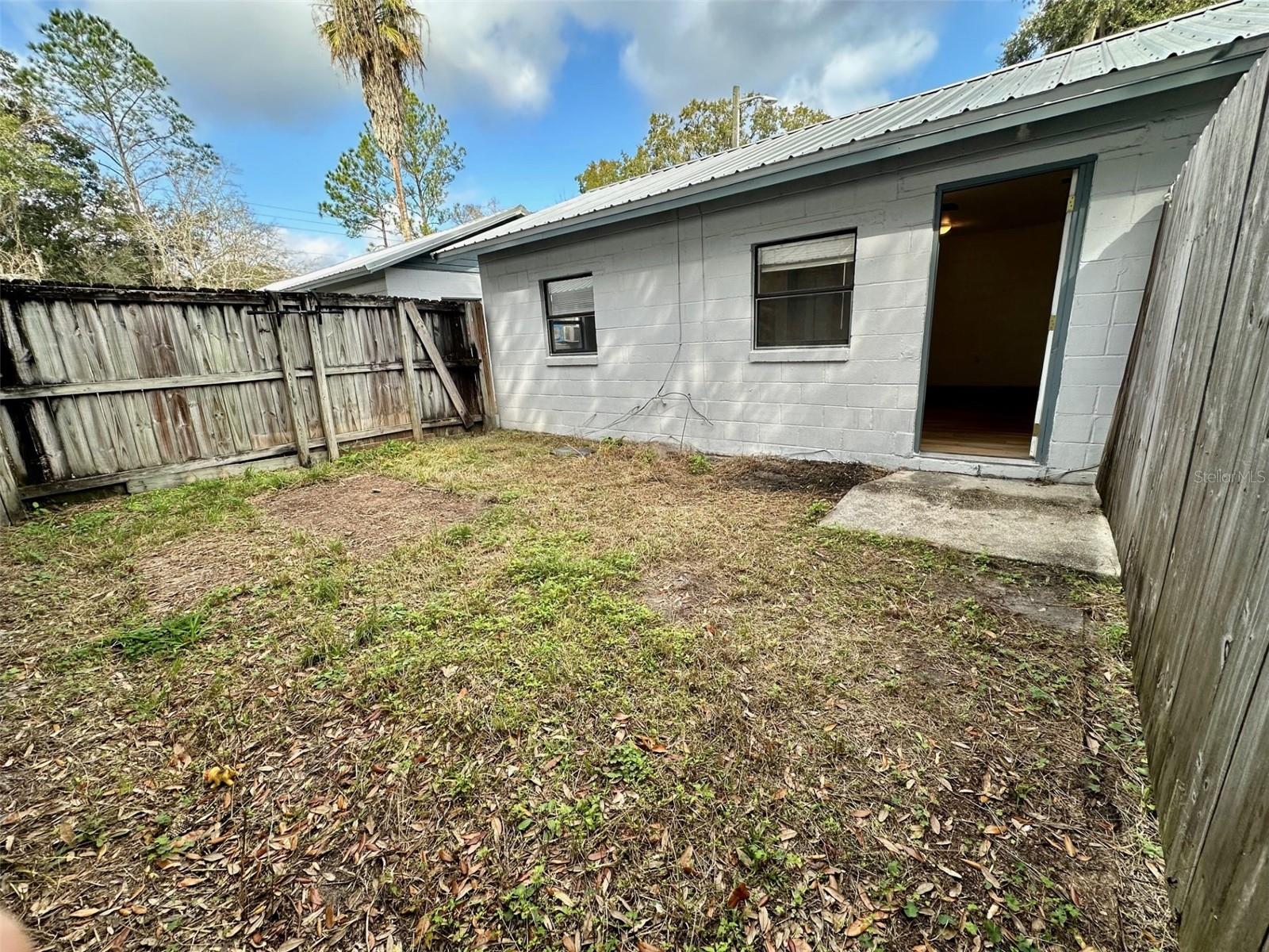 Image 21 of 25 For 647 Waldo Road