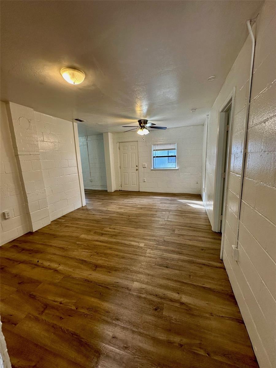 Image 4 of 25 For 647 Waldo Road