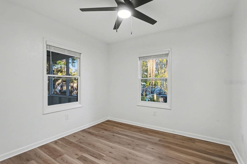 Image 17 of 27 For 526 3rd Street