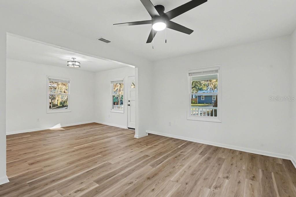 Image 18 of 27 For 526 3rd Street