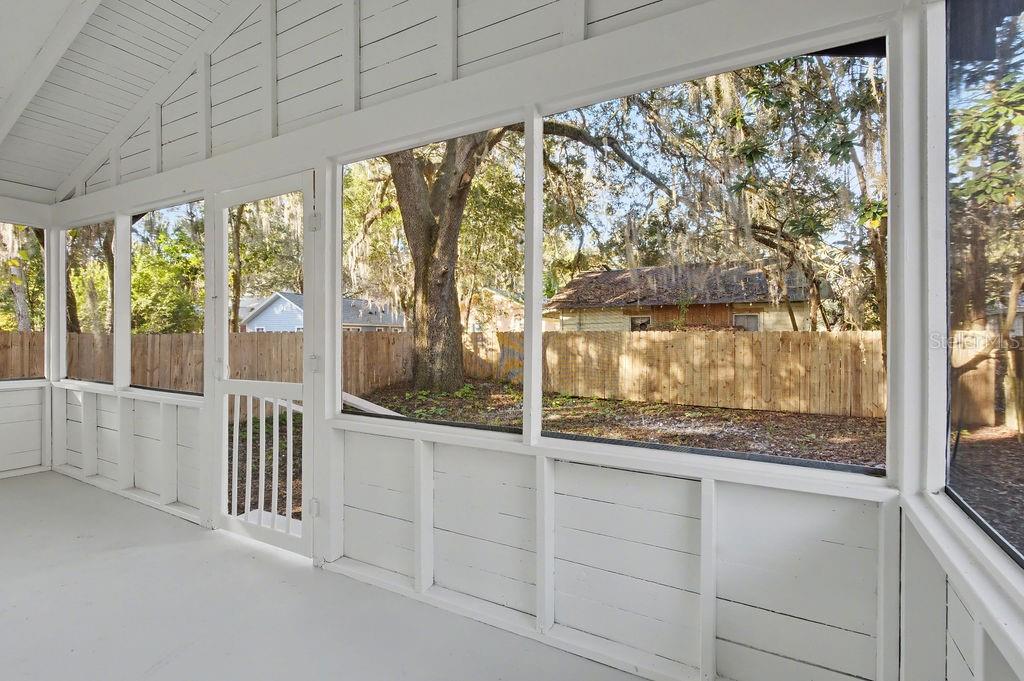 Image 22 of 27 For 526 3rd Street